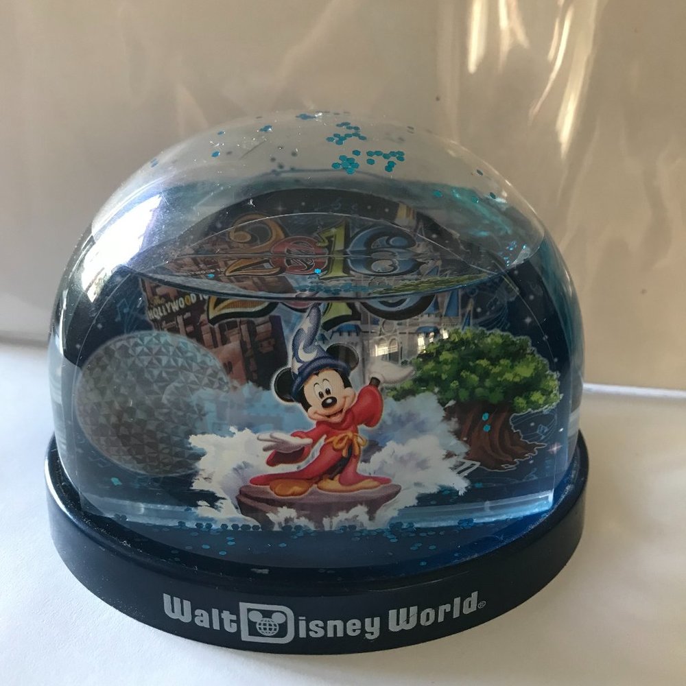 Walt Disney World Souvenir Park Life Snowglobe 2016